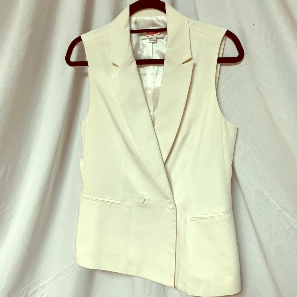 Forever 21 lined Vintage-style Creamy White Vest